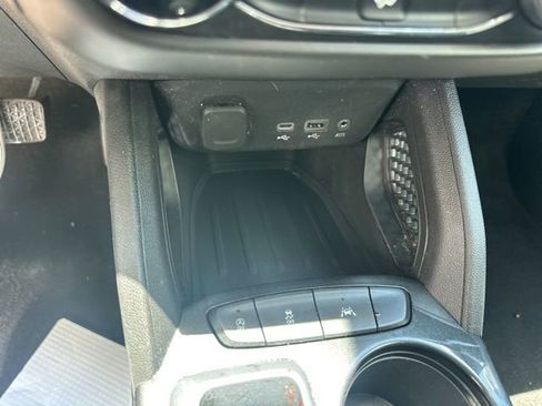 Used 2023 Chevrolet TrailBlazer LS FWD image 31