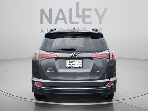 Used 2017 Toyota RAV4 LE FWD image 4