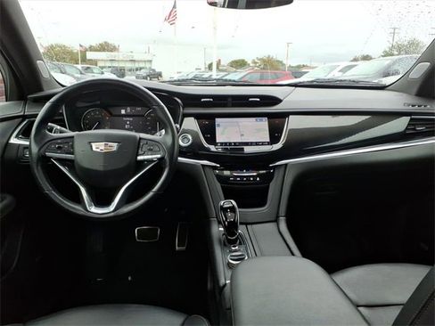 Used 2020 Cadillac XT6 Sport image 12