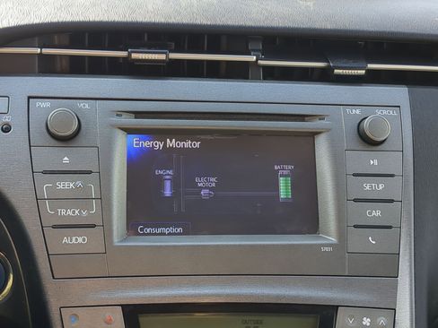 Used 2013 Toyota Prius One image 24