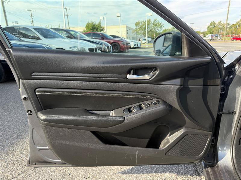 Used 2019 Nissan Altima 2.5 S FWD image 17