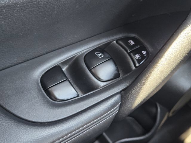 Used 2016 Nissan Rogue S w/ Appearance Package FWD image 21