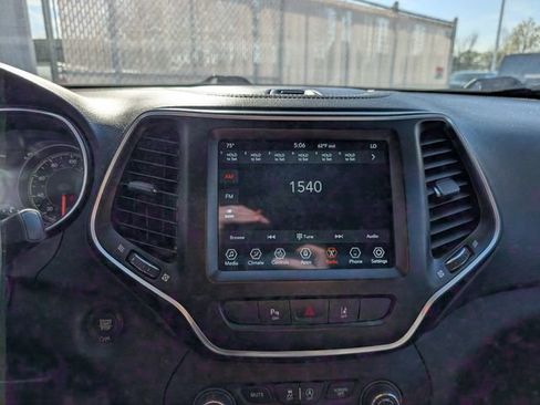 Used 2021 Jeep Cherokee Latitude Lux w/ Comfort/Convenience Group AWD/4WD image 15