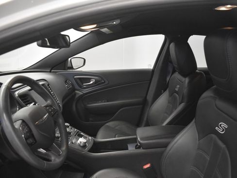 Used 2015 Chrysler 200 S w/ Navigation & Sound Group I image 30