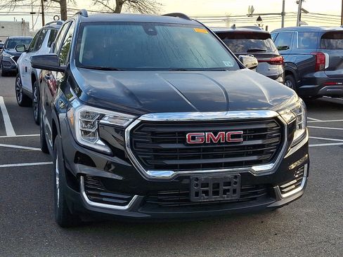 Certified 2023 GMC Terrain SLE w/ Driver Convenience Package image 2
