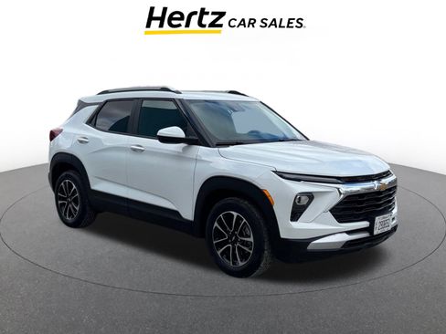 Used 2025 Chevrolet TrailBlazer LT image 1