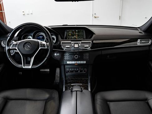 Used 2016 Mercedes-Benz E 350 4MATIC Sedan image 34