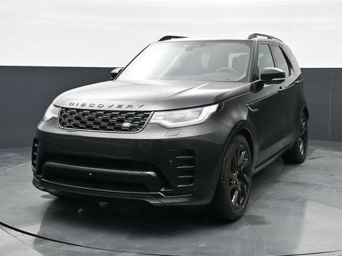 Used 2024 Land Rover Discovery Dynamic SE AWD/4WD image 3
