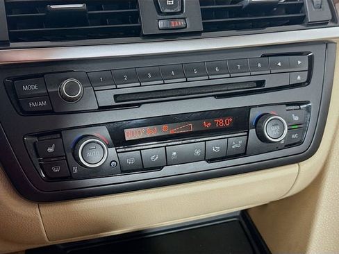 Used 2013 BMW 320i xDrive Sedan image 15