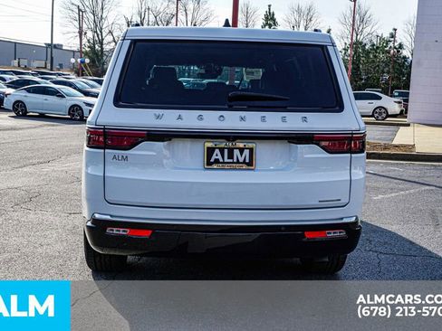 Used 2024 Jeep Wagoneer Series II w/ Flexible Seating Group image 11