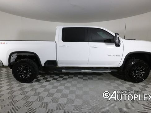 Used 2025 Chevrolet Silverado 2500 LT w/ Convenience Package AWD/4WD image 4