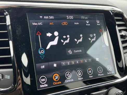Used 2020 Jeep Grand Cherokee Limited AWD/4WD image 22