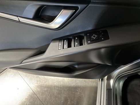 Certified 2025 Kia Niro LX image 19