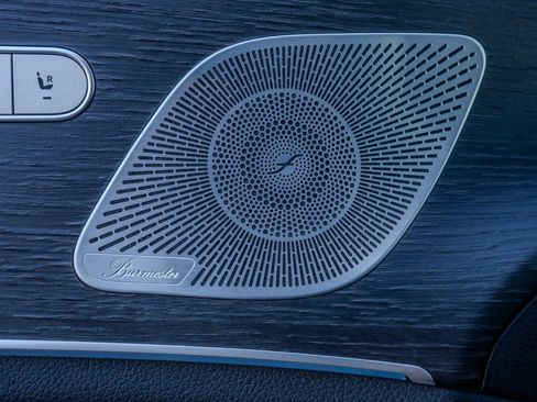 Used 2025 Mercedes-Benz GLS 450 4MATIC w/ AMG Line Exterior image 17