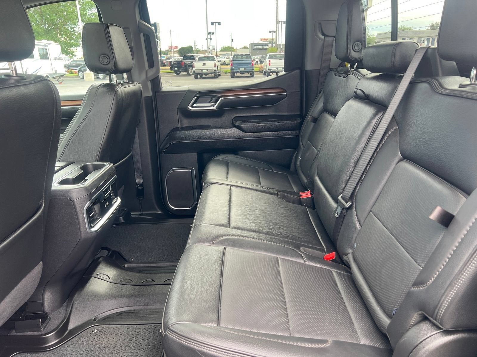 Used 2025 GMC Sierra 1500 Denali w/ Denali Reserve Package AWD/4WD image 27