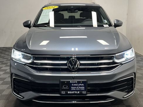 Used 2024 Volkswagen Tiguan SEL R-Line image 2