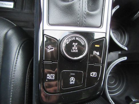 Used 2025 Kia Sportage EX image 40