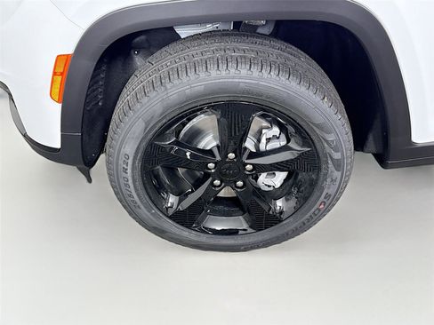 New 2025 Jeep Grand Cherokee L Limited w/ Black Appearance Package image 26