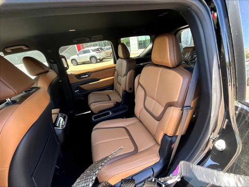 New 2025 Nissan Armada SL w/ Captain's Chari Seat Package image 14