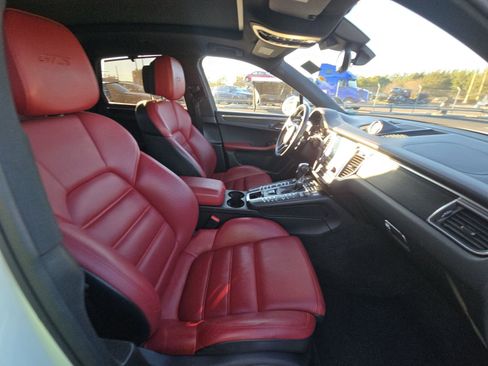 Used 2018 Porsche Macan GTS image 11