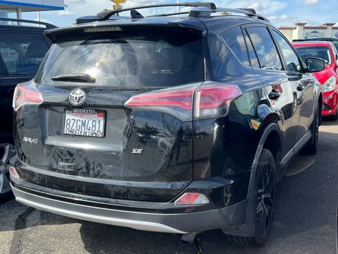Used 2016 Toyota RAV4 SE image 2