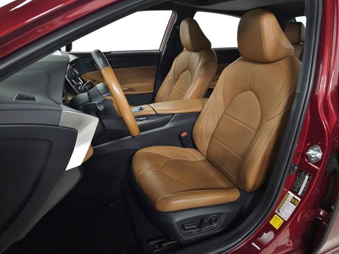Used 2022 Toyota Avalon Limited w/ Advanced Safety Package FWD image 14