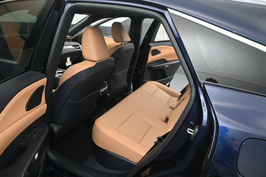 New 2026 Lexus RX 450h AWD image 12