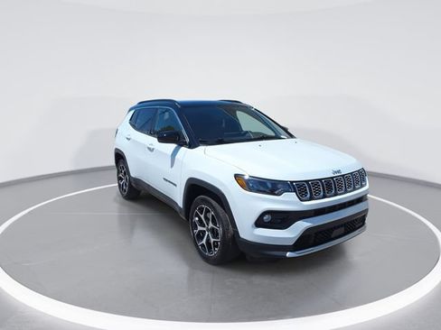 Used 2025 Jeep Compass Limited w/ Sun & Sound Group AWD/4WD image 2