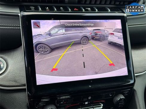 Used 2023 Jeep Grand Cherokee Limited w/ Black Appearance Package image 19