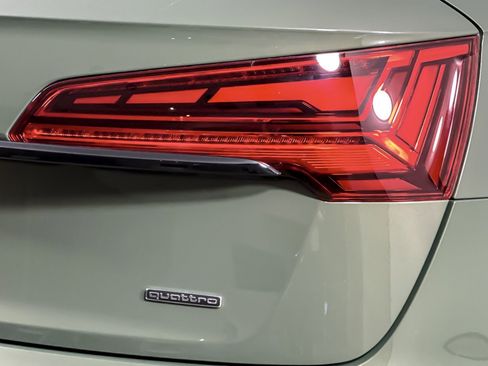 Used 2023 Audi Q5 e Premium Plus w/ Premium Plus Package image 25