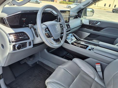 Used 2020 Lincoln Navigator Reserve w/ Luxury Package image 22