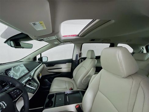 New 2026 Honda Odyssey EX-L image 7