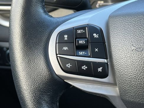 Certified 2022 Ford Explorer XLT w/ Equipment Group 202A image 22