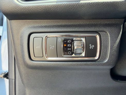 Used 2023 Lincoln Corsair Reserve AWD/4WD image 19