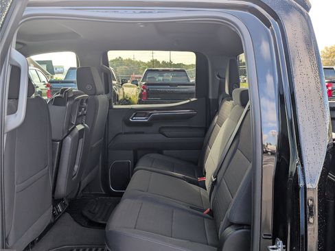 Used 2023 Chevrolet Silverado 1500 LT image 14