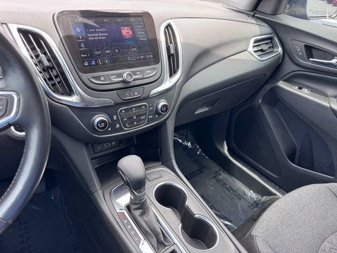 Used 2022 Chevrolet Equinox LT FWD image 18
