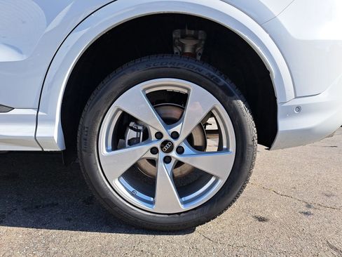 New 2025 Audi Q5 Premium Plus image 37