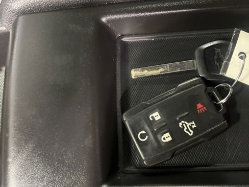 Used 2022 Chevrolet Silverado 2500 Custom w/ Custom Value Package image 21