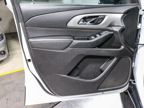 Used 2020 Chevrolet Traverse LS FWD image 23