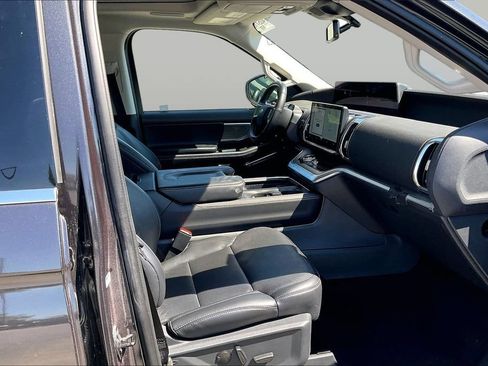 Certified 2025 Ford Expedition Platinum w/ Driver's Package AWD/4WD image 7