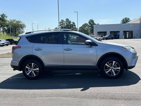 Used 2017 Toyota RAV4 XLE FWD image 29