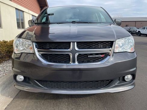 Used 2019 Dodge Grand Caravan SXT image 11