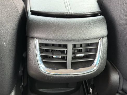 Used 2025 Chevrolet Malibu LT FWD image 18