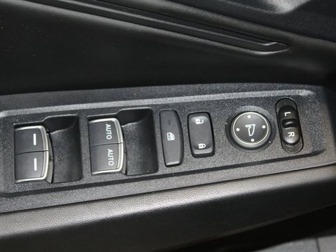 Used 2025 Honda Accord SE image 9