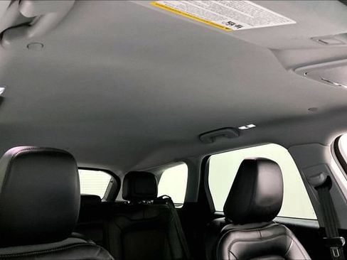Used 2022 Lincoln Corsair AWD w/ Elements Package image 35