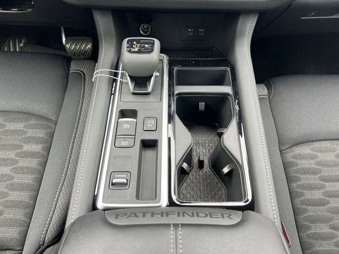 New 2026 Nissan Pathfinder SV image 11