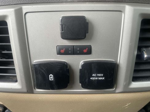 Used 2018 Ford F150 Lariat w/ Equipment Group 502A Luxury AWD/4WD image 9