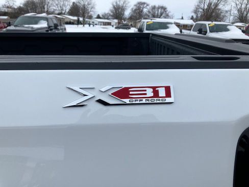 Used 2021 GMC Sierra 1500 SLE image 11