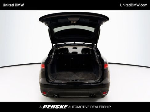 Used 2018 Jaguar F-PACE Prestige image 14