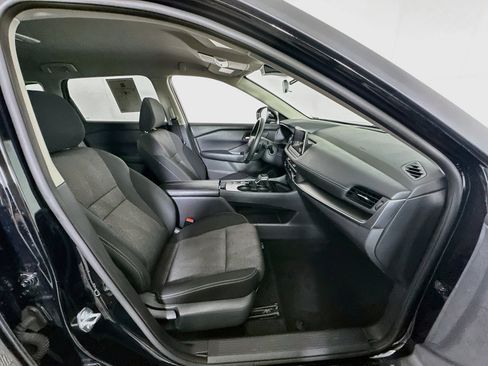 Used 2025 Nissan Rogue SV FWD image 32
